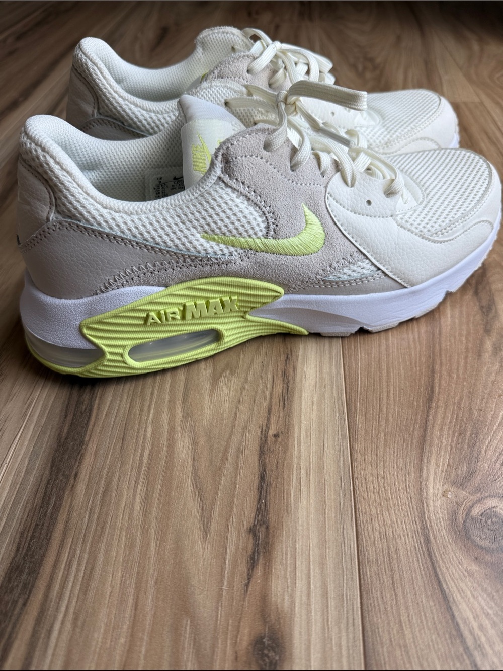 Nike womens AIR MAX EXCEE ALABASTER  LIGHT LEMON TWIST / excellent condition